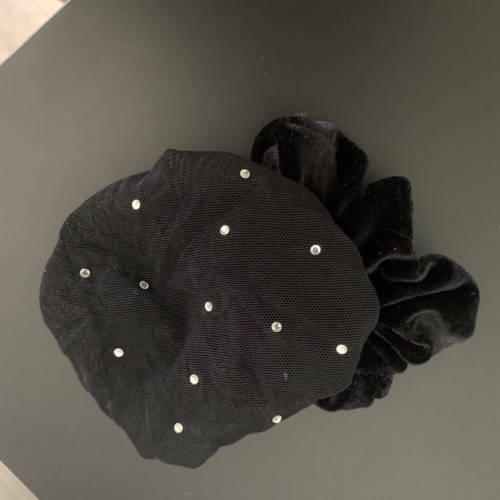 ❤️ Mesh bun cover and velvet scrunched set